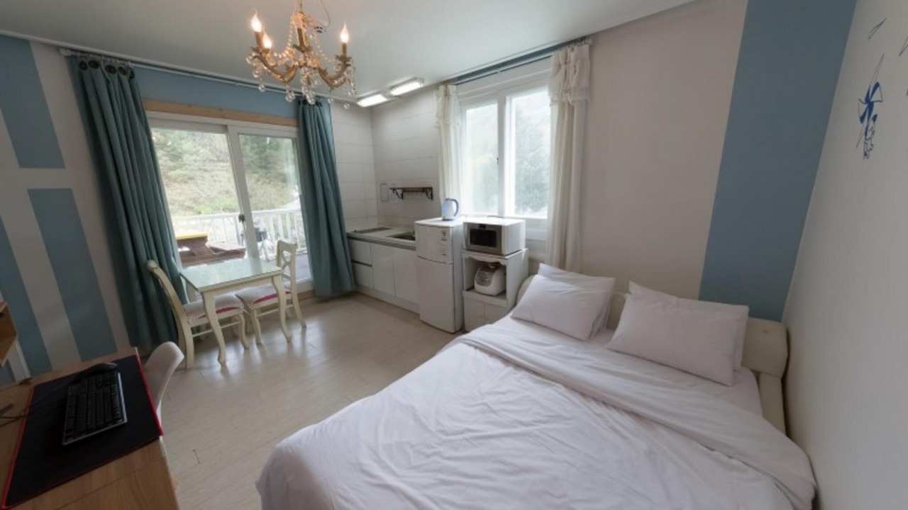 Photo of Bedroom in Buk