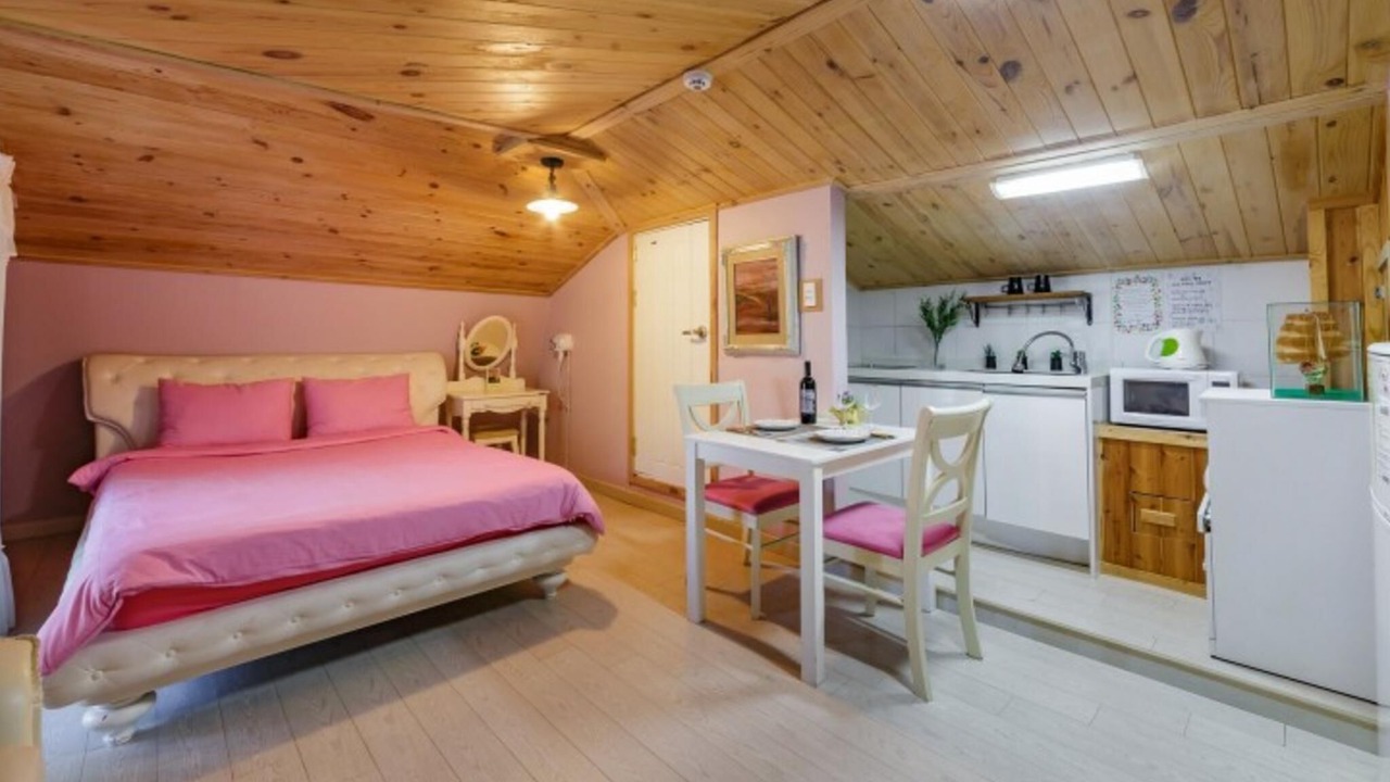 Photo of Bedroom in Buk