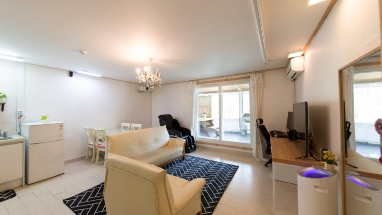 Photo of Bedroom in Buk