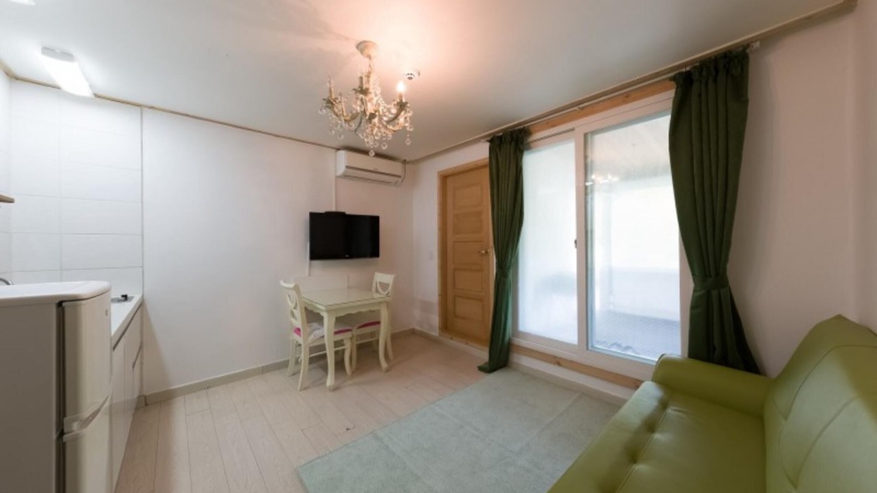Photo of Bedroom in Buk