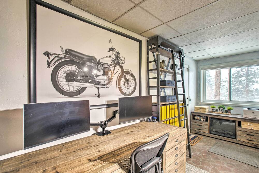 Photo of Livingroom in Evergreen