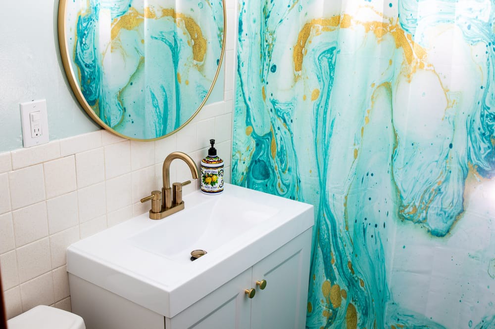 Photo of Bathroom in Lamar Heights Area