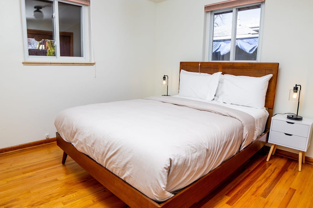 Photo of Bedroom in Lamar Heights Area