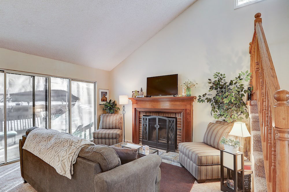 Photo of Livingroom in Walnut Grove