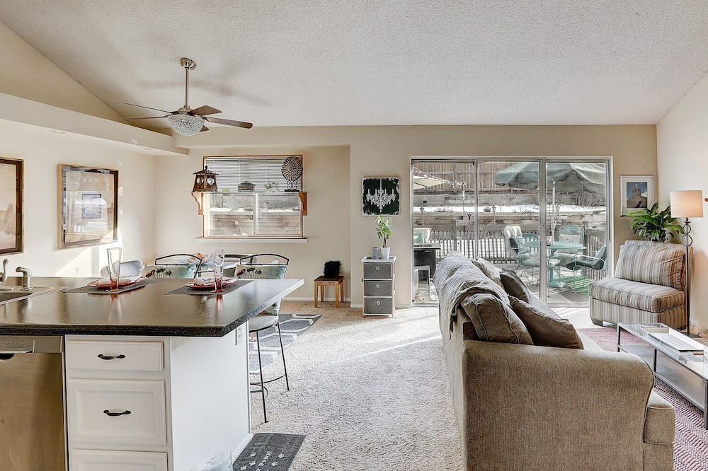 Photo of Livingroom in Walnut Grove