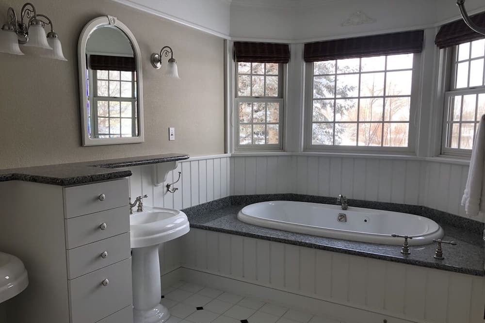 Photo of Bathroom in Longmont