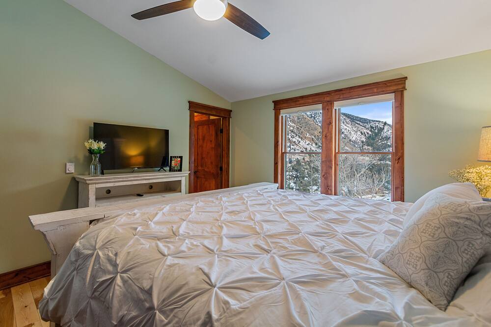 Photo of Bedroom in Historic District