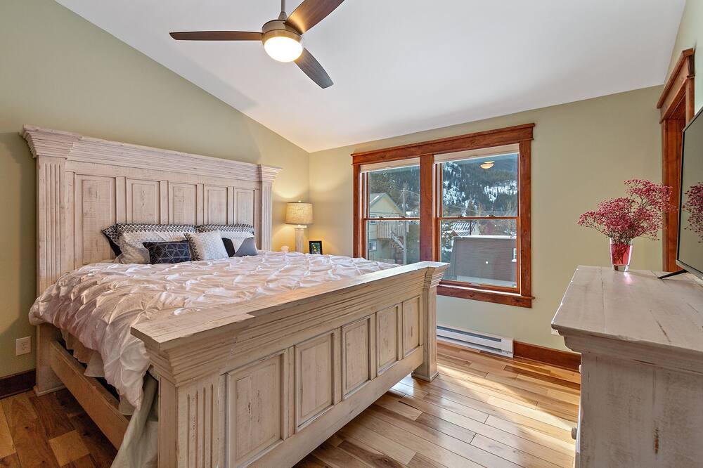 Photo of Bedroom in Historic District