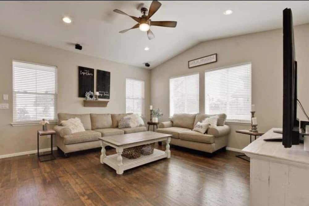 Photo of Livingroom in Longmont