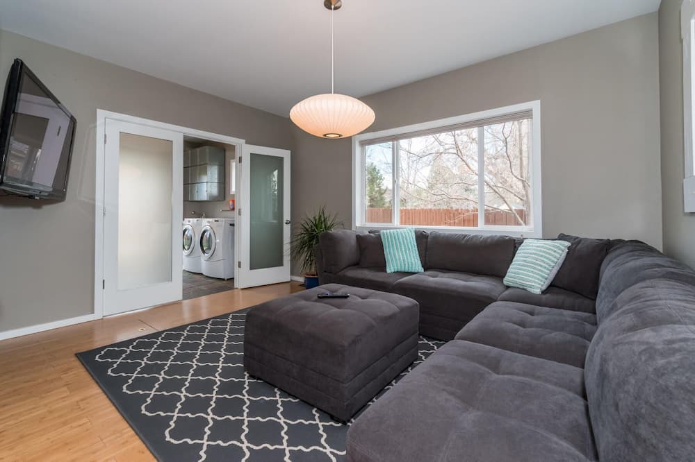 Photo of Livingroom in Louisville
