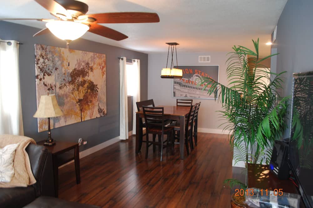 Photo of Livingroom in Jewell Heights - Hoffman Heights