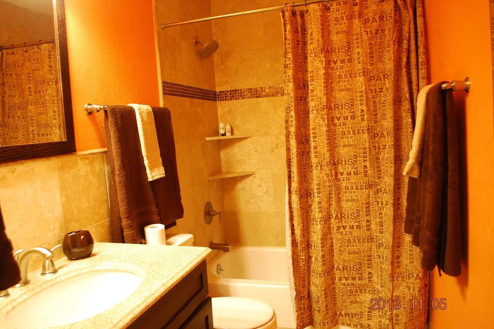 Photo of Bathroom in Jewell Heights - Hoffman Heights