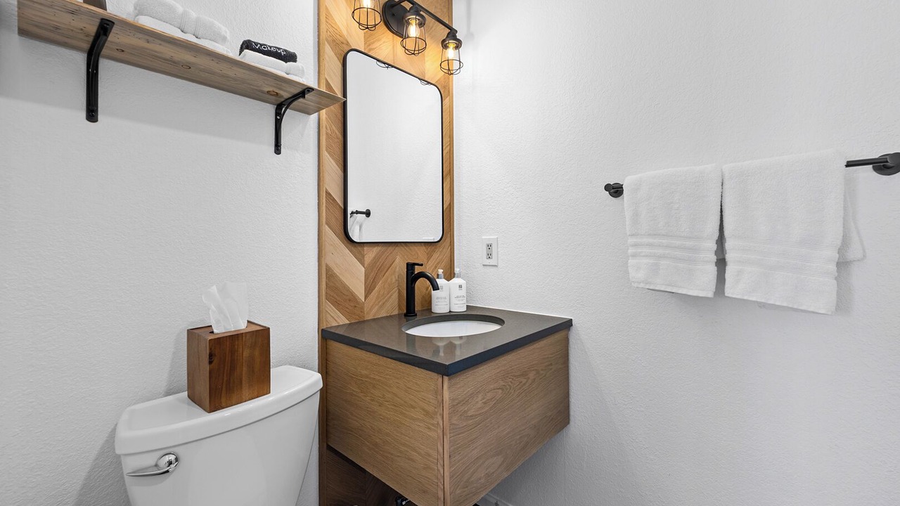 Photo of Bathroom in North Central Evergreen