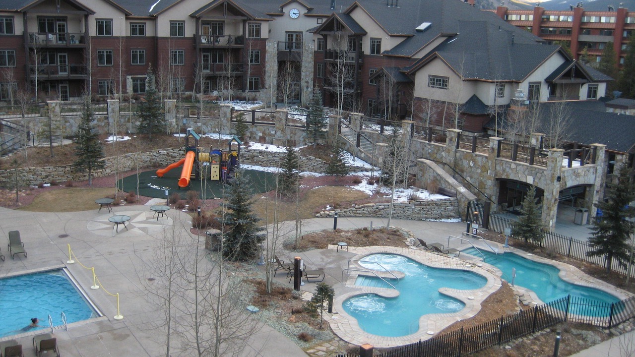 Photo of Outdoor in Four O'Clock