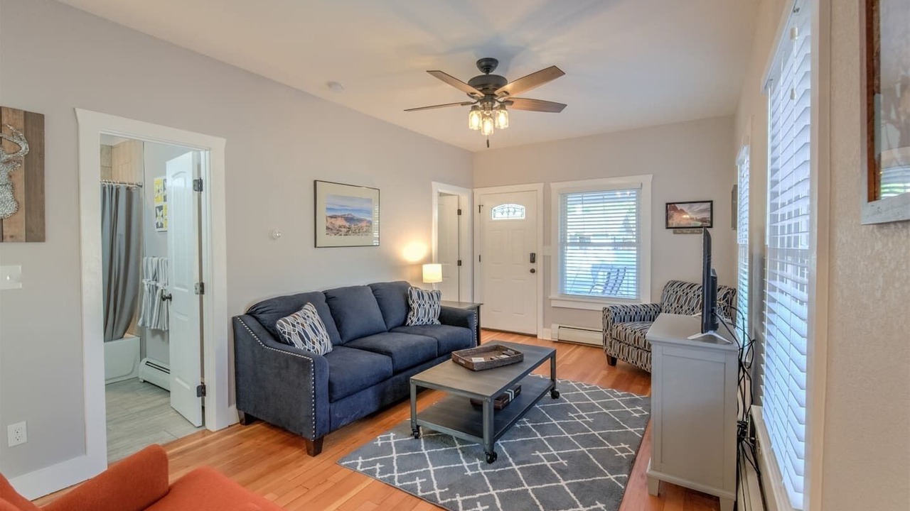 Photo of Livingroom in Broadmoor