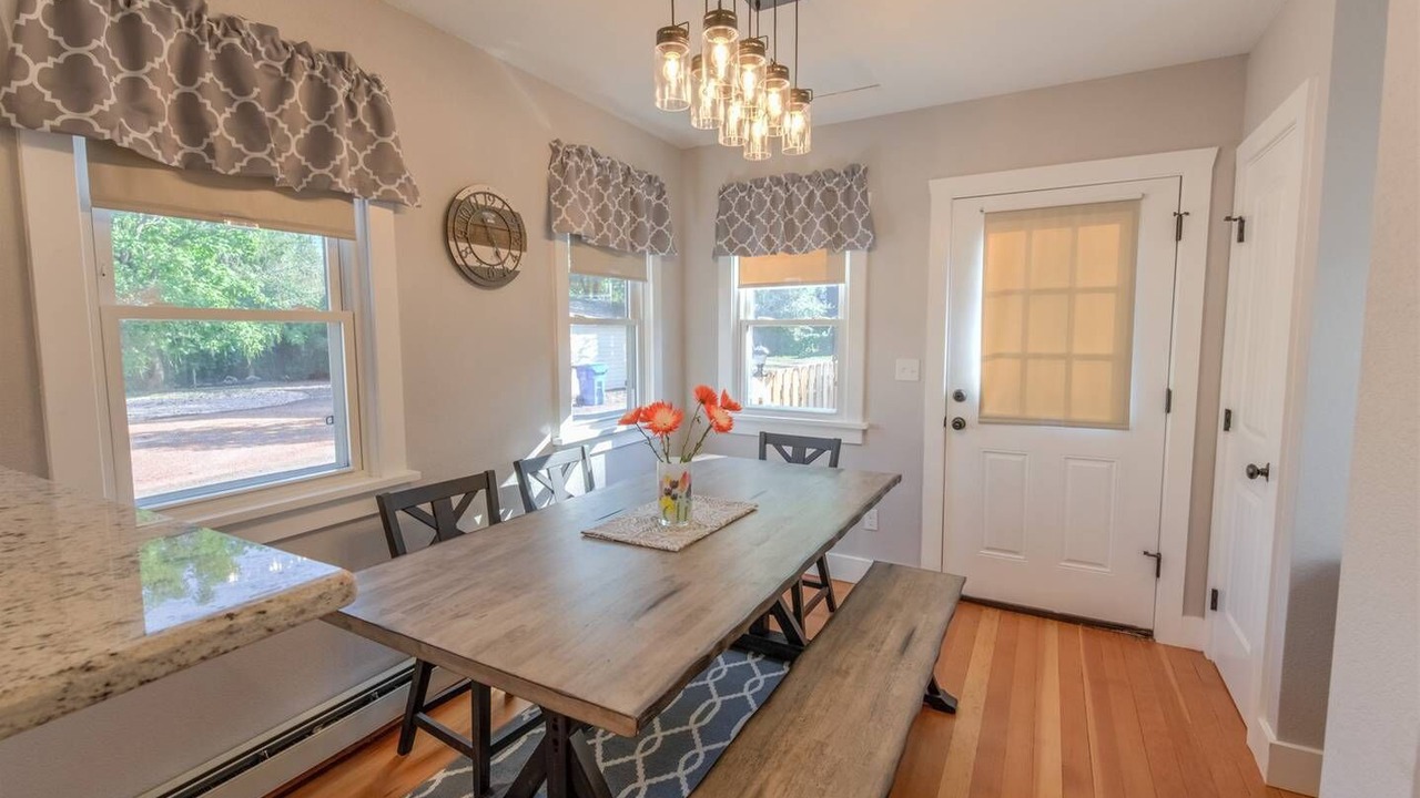 Photo of Livingroom in Broadmoor