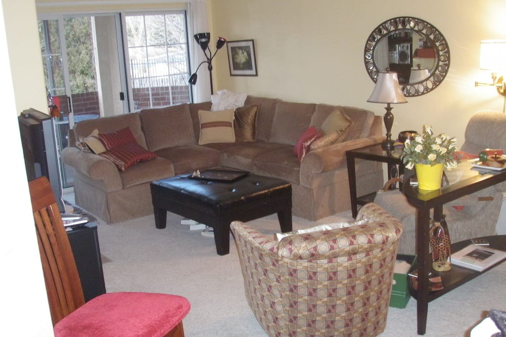 Photo of Livingroom in Frasier Meadows