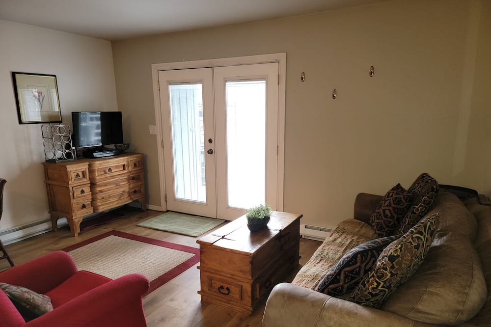 Photo of Livingroom in Eagle