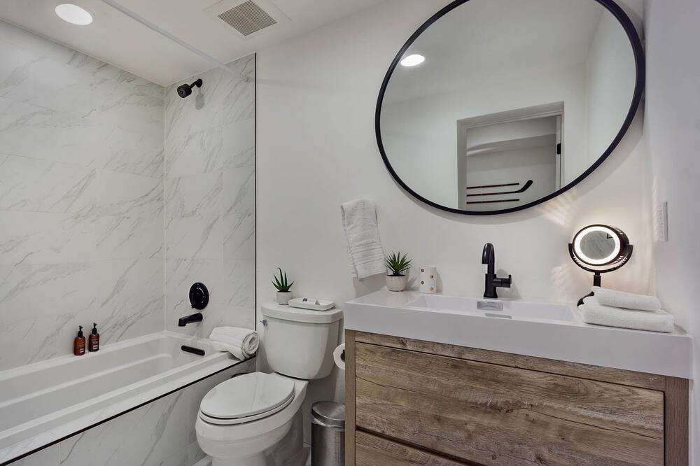 Photo of Bathroom in Highland Meadows