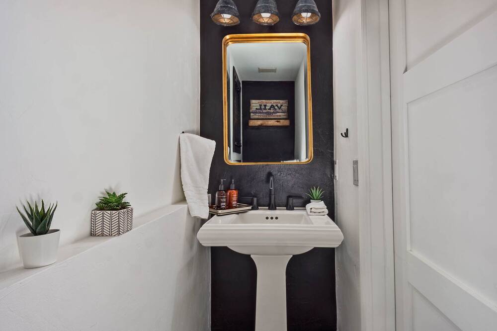 Photo of Bedroom in Highland Meadows