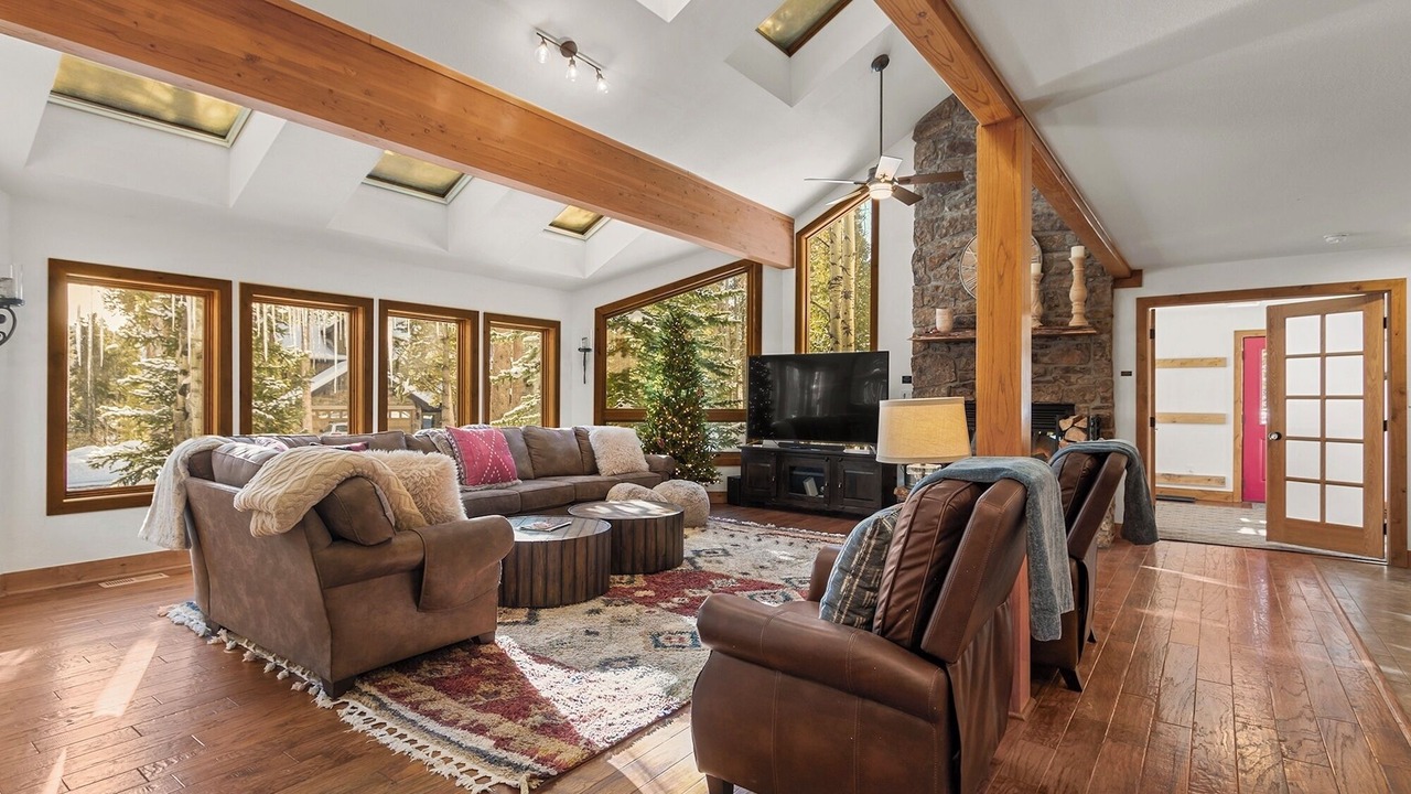 Photo of Livingroom in Christie Heights