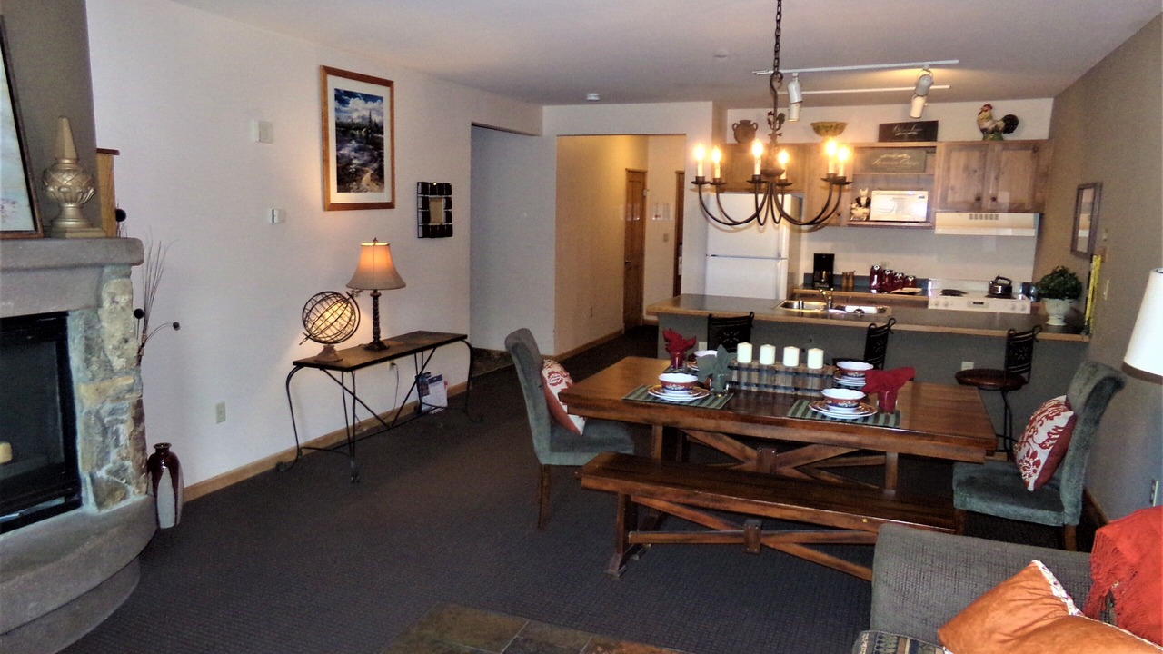 Photo of Livingroom in River Run