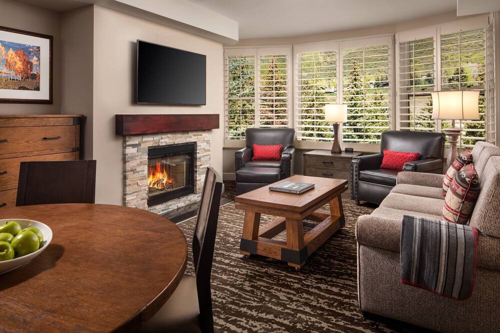 Photo of Livingroom in Highland Meadows