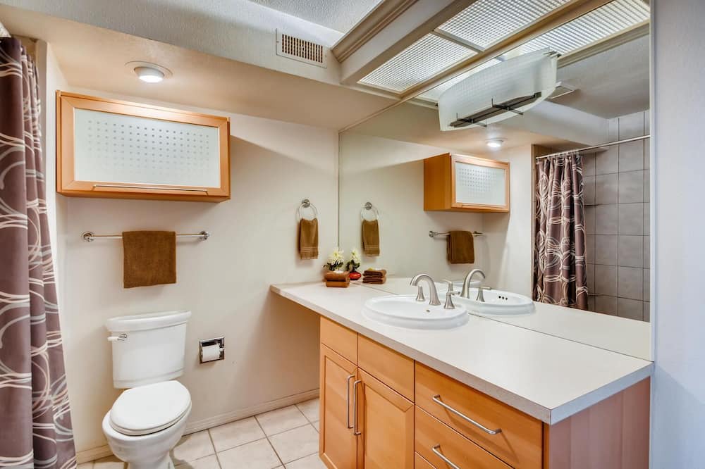 Photo of Bathroom in Englewood