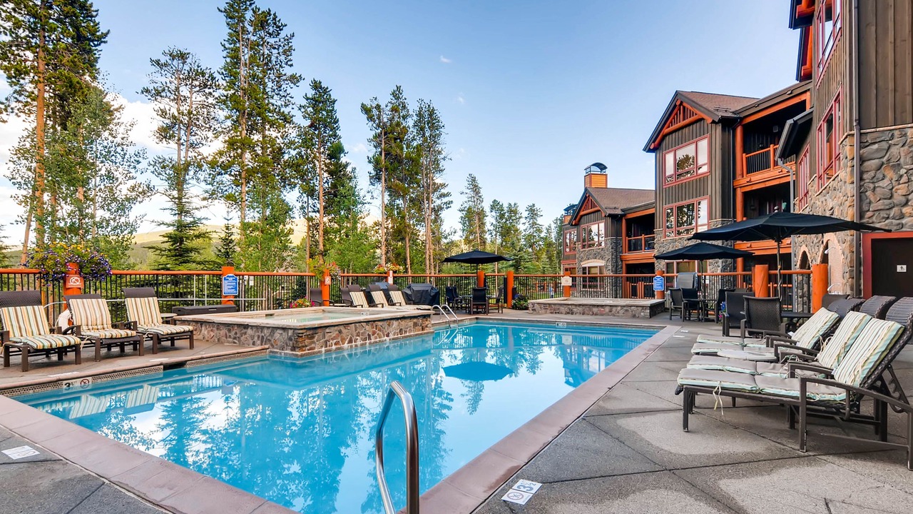 Photo of Outdoor in Four O'Clock