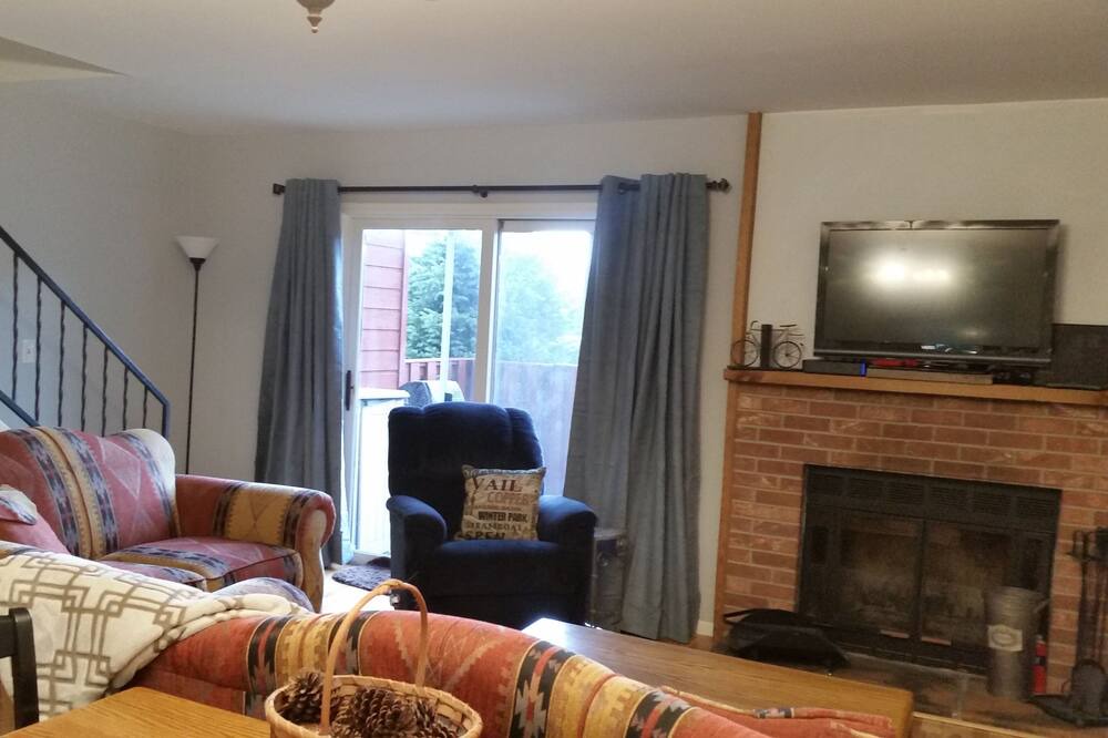 Photo of Livingroom in Summit Cove