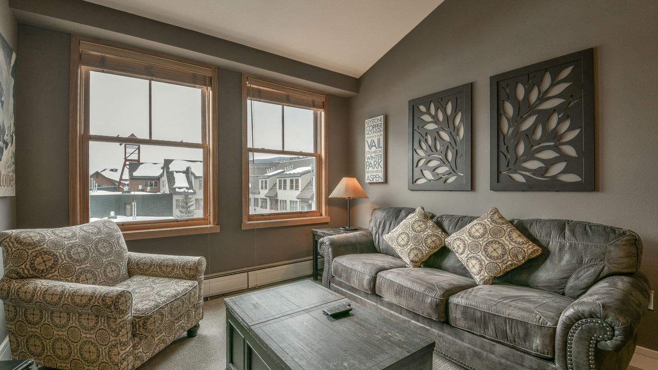 Photo of Livingroom in River Run