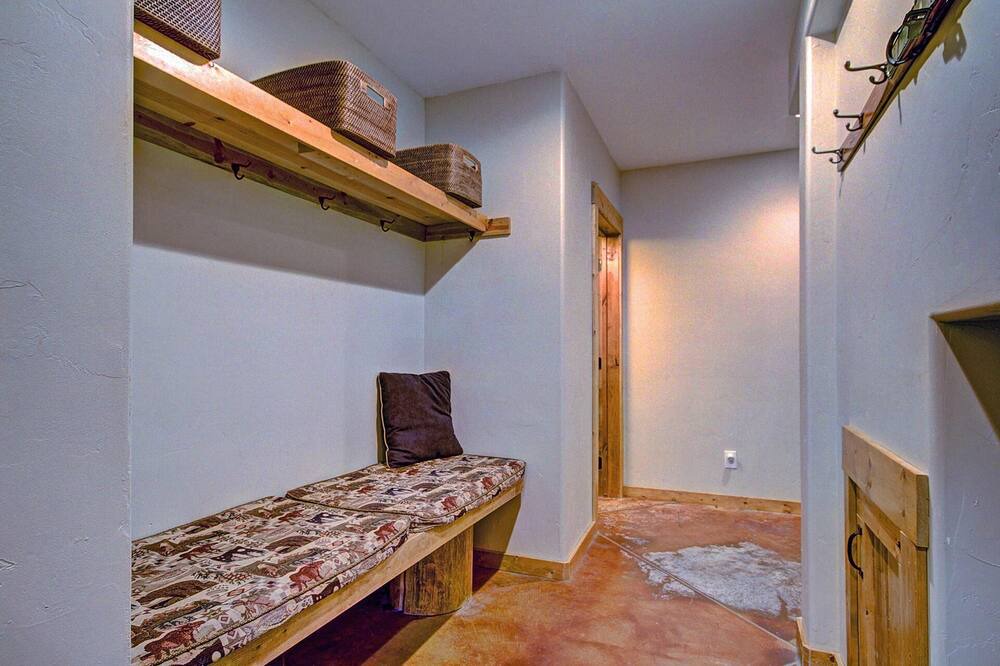 Photo of Bedroom in Quandary Village