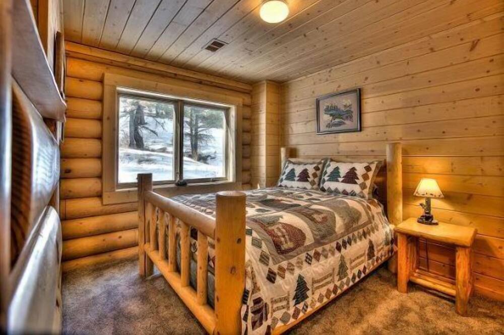 Photo of Bedroom in Lyons