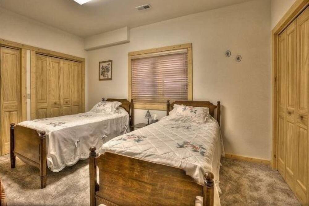 Photo of Bedroom in Lyons