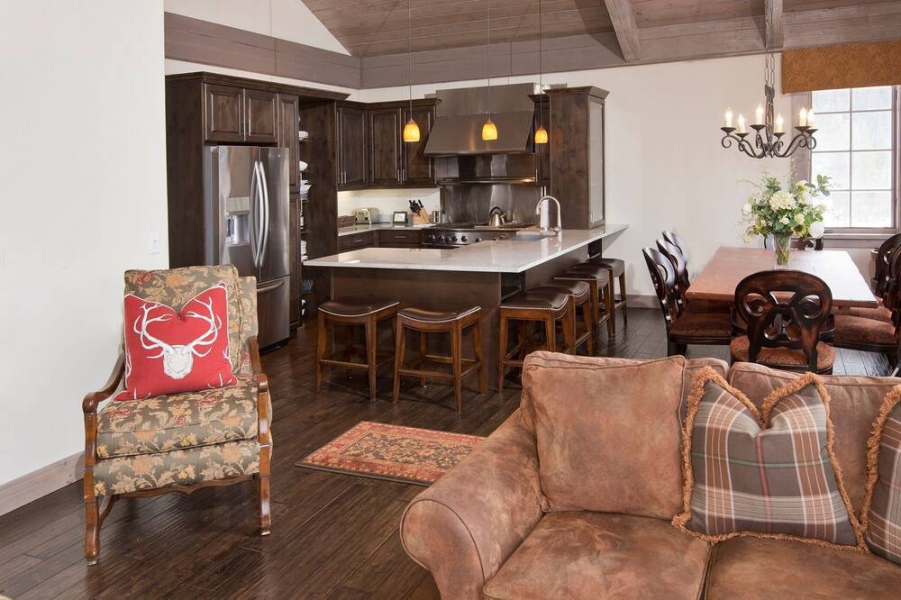 Photo of Livingroom in Vail