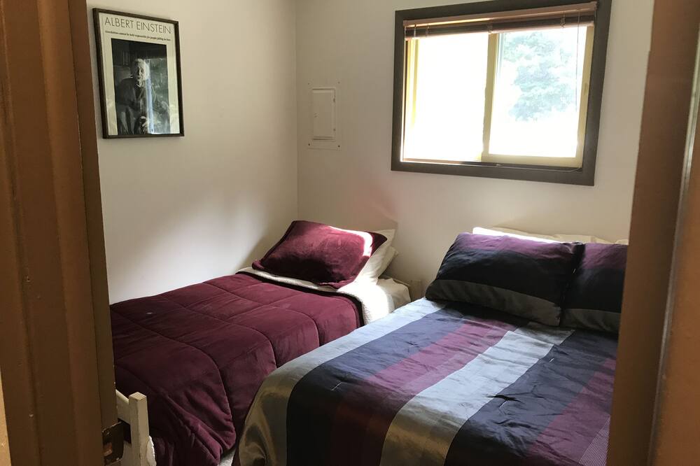 Photo of Bedroom in Lyons