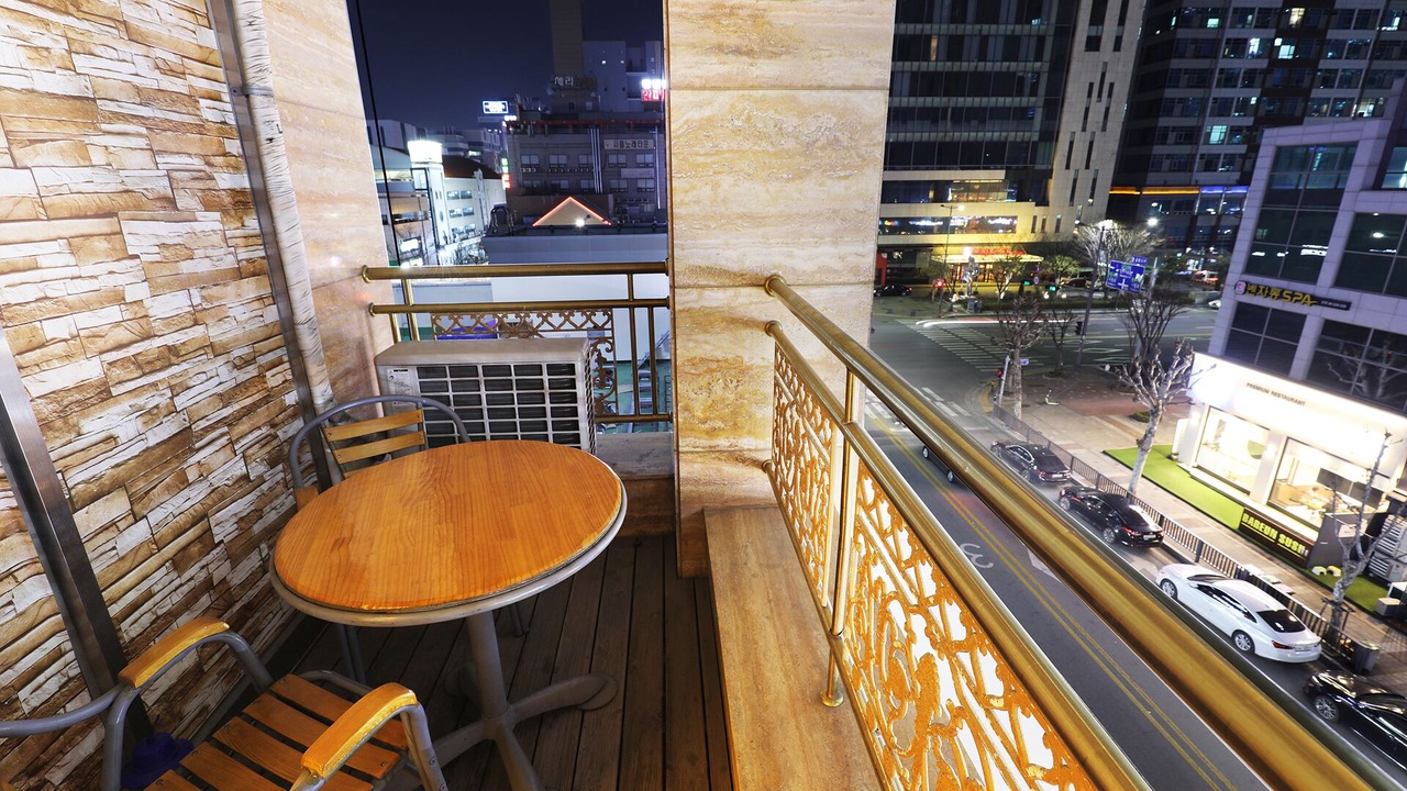Photo of Patio Balcony in Seo-Gu