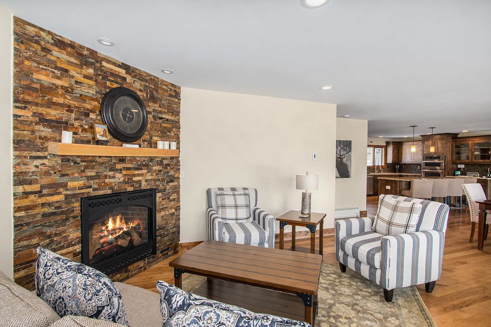 Photo of Livingroom in Estes Park