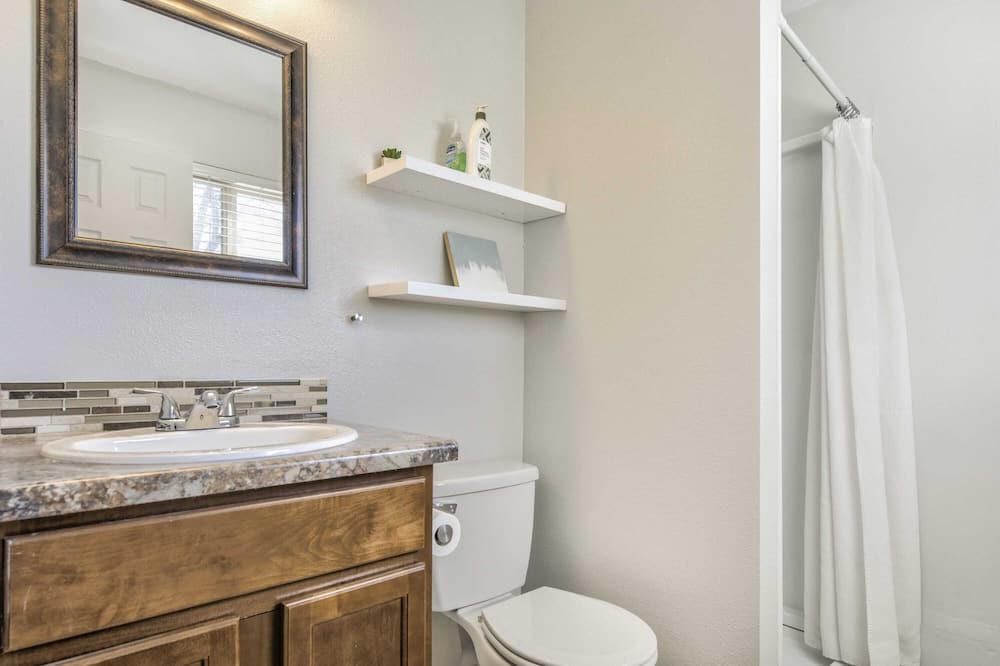 Photo of Bathroom in Village Seven