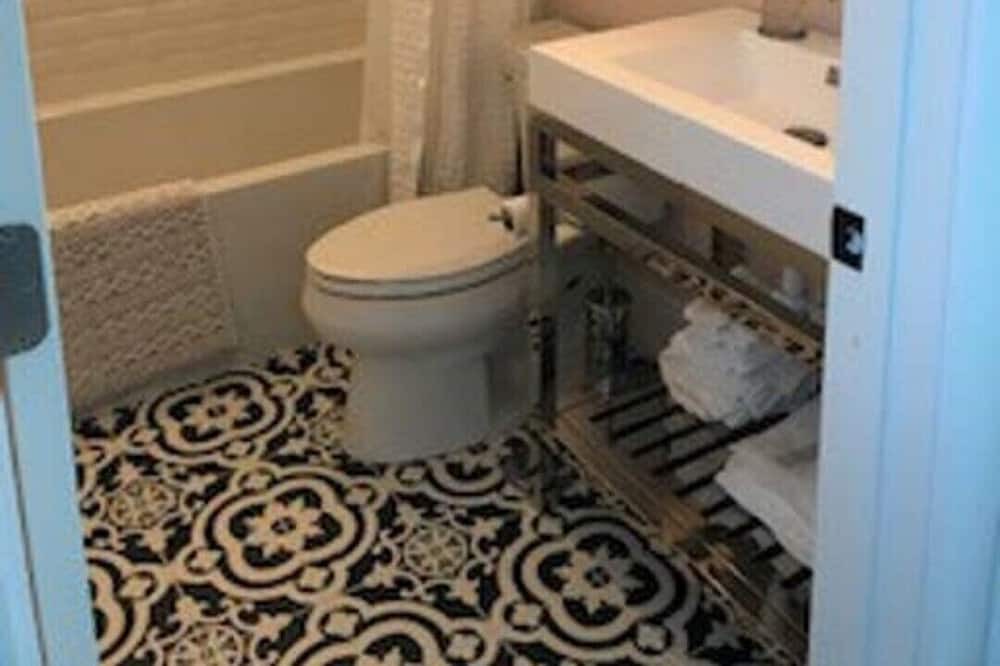 Photo of Bathroom in Louviers