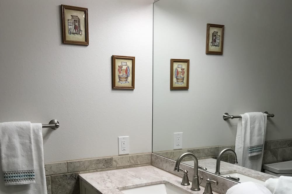Photo of Bathroom in Tarryall