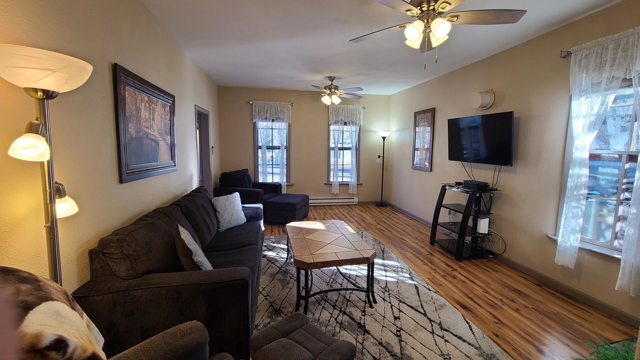 Photo of Livingroom in Historic District