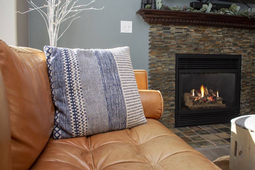 Photo of Livingroom in Grand View Highlands