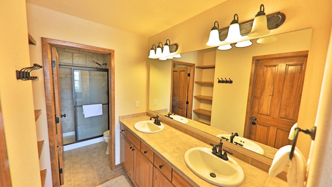Photo of Bathroom in Rendezvous