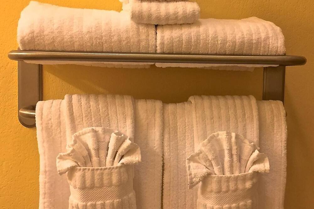 Photo of Bathroom in Palisade