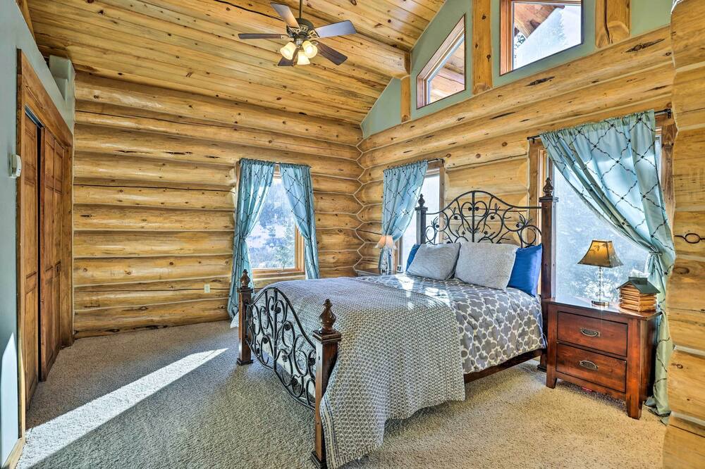 Photo of Bathroom in Quandary Village