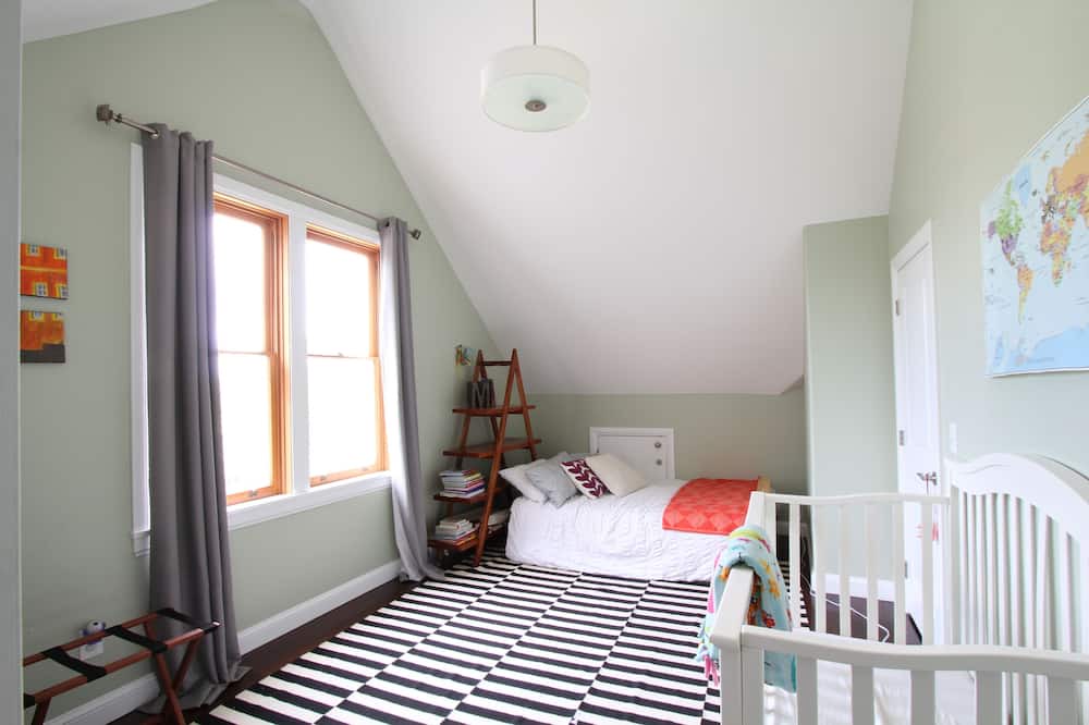 Photo of Bedroom in Mapleton Hill