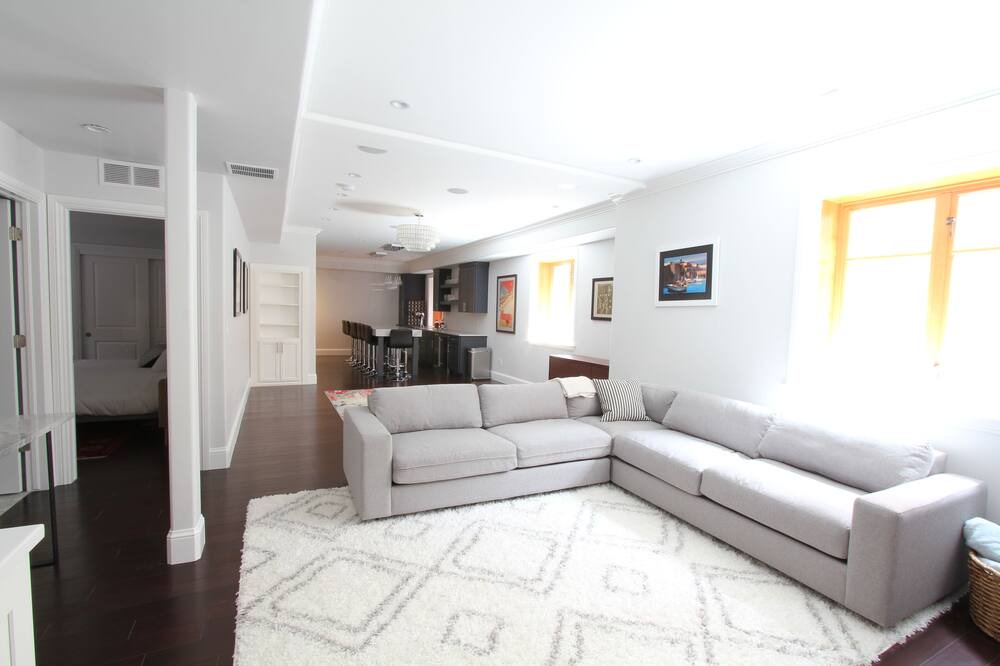 Photo of Livingroom in Mapleton Hill