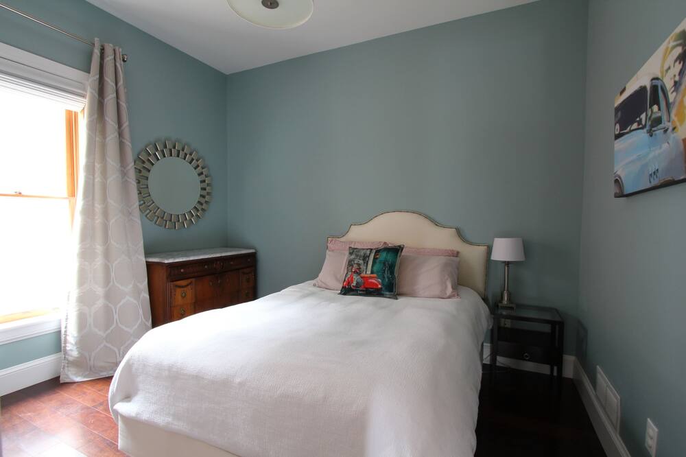 Photo of Bedroom in Mapleton Hill