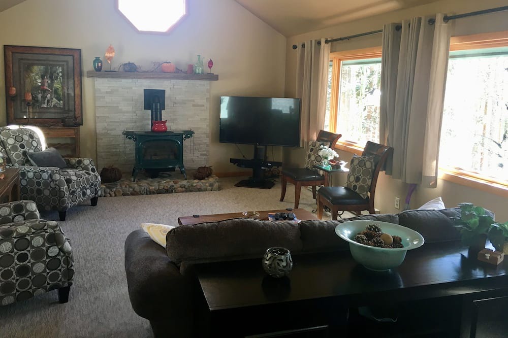 Photo of Bedroom in Grand View Highlands